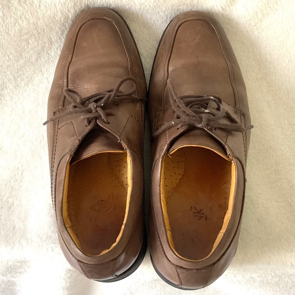 Brown Jos.A. Banks Men’s lace up leather Oxford Dressy Work shoes. Size 8.5 D main image 3